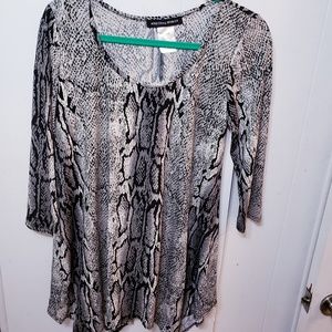 aDDRESSing Woman Snakeskin Hi-Lo Tunic